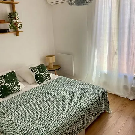 D'exception, Vue Apartment Saint-Tropez